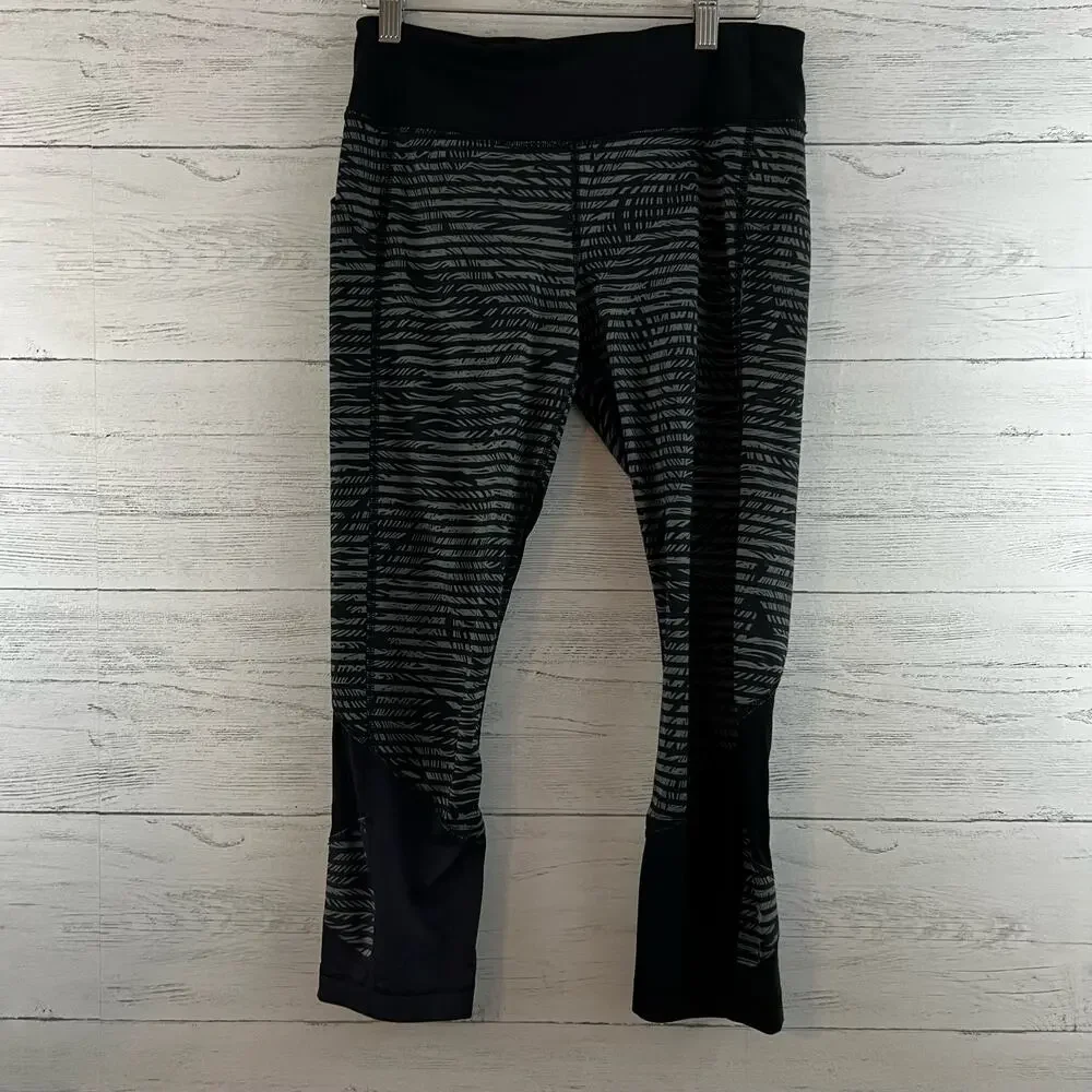 Lululemon Black and Gray Cropped Thigh Pocket‎ Leggings Size 6